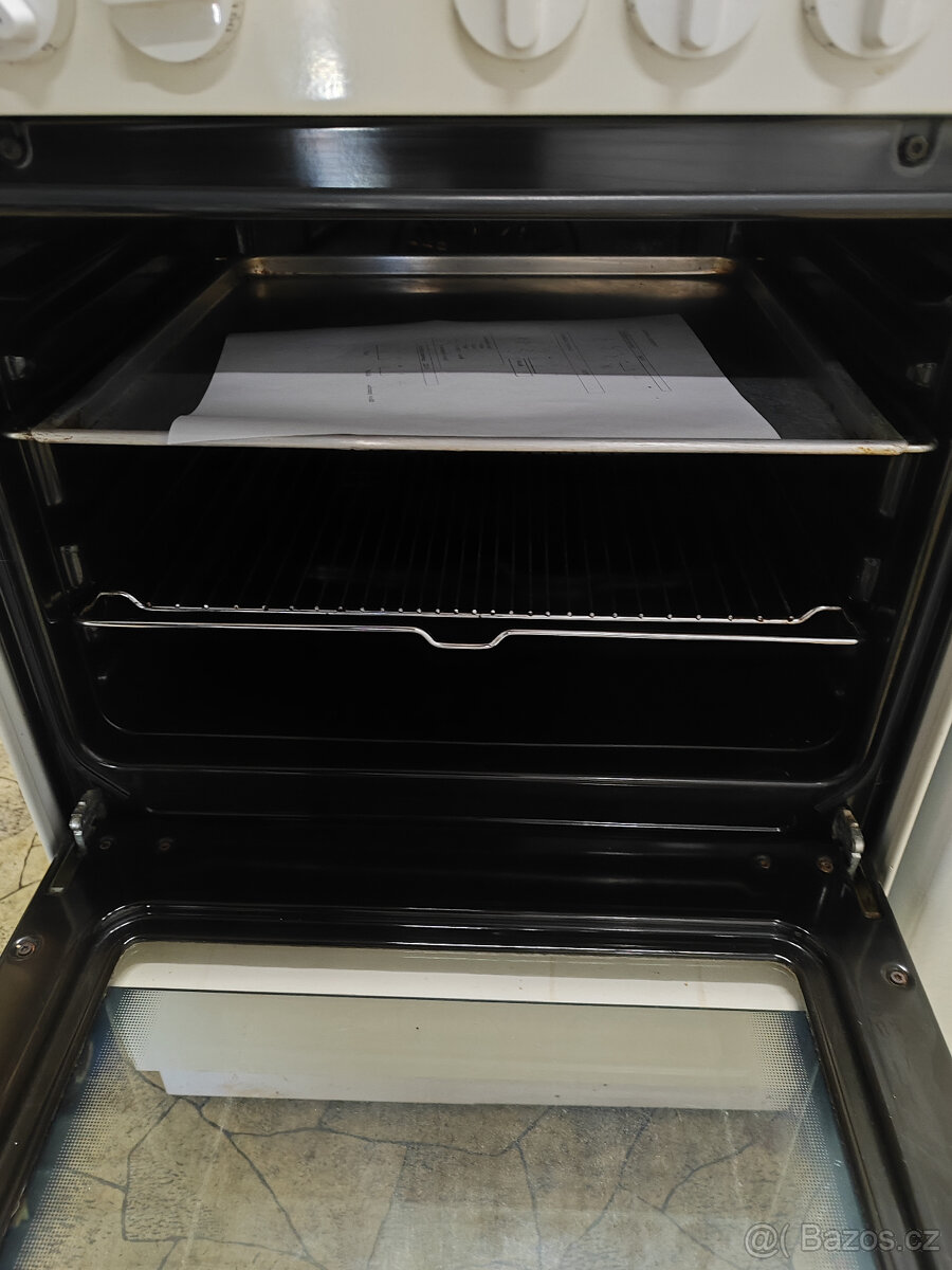 Sporák sklokeramický SIEMENS / šíře 50 cm - 5