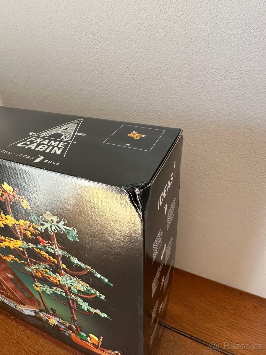 LEGO® Ideas 21338 Chata Áčko - 5