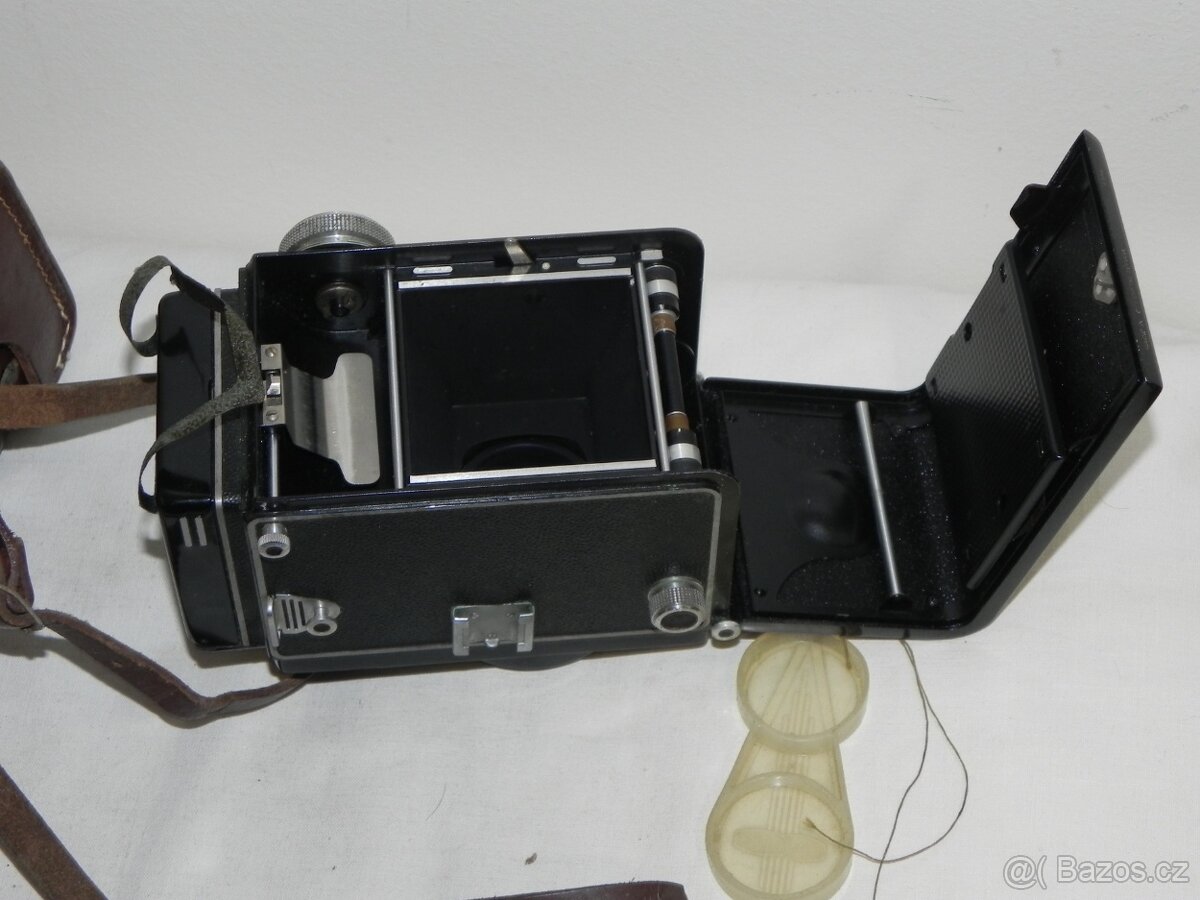 Starý fotoaparát Flexaret V - 5