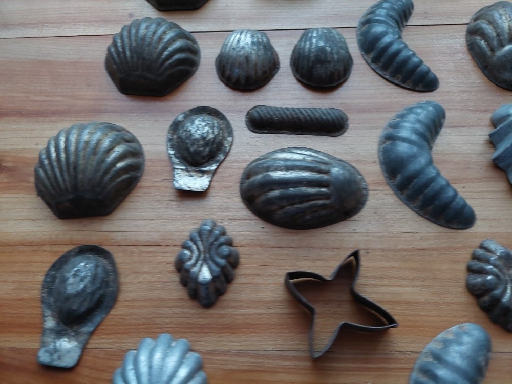 Stará secesní vykrajovátka na sušenky a formičky na cukroví - 5