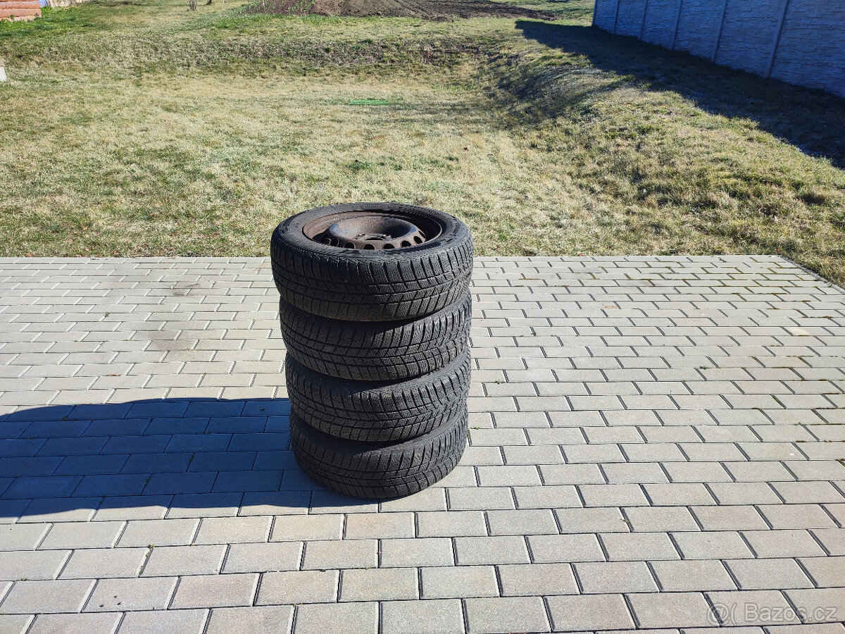 4 x Zimní pneumatiky Barum - 185/60 R14 T + plechové disky - 5