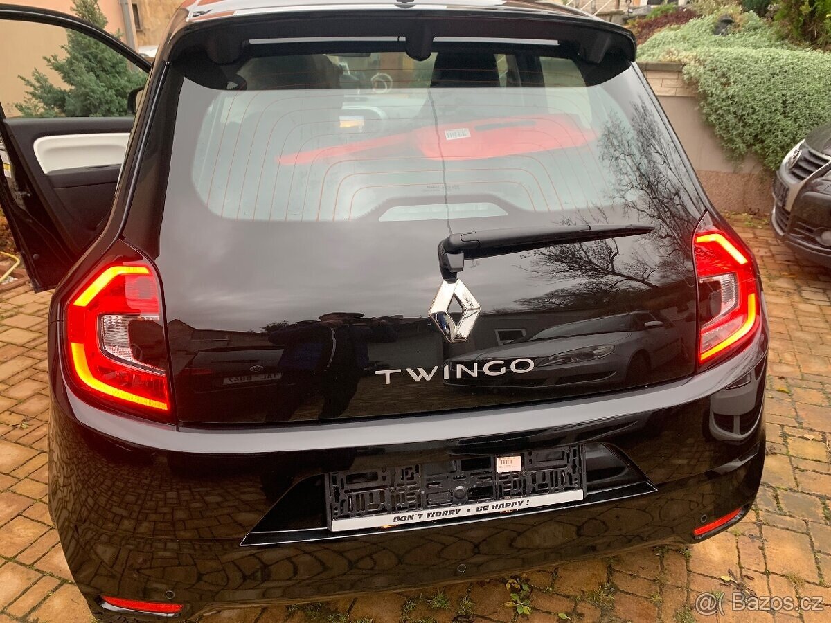 Renault Twingo 3 1.0i 48kw rok 2022 najeto jen 19200km - 5