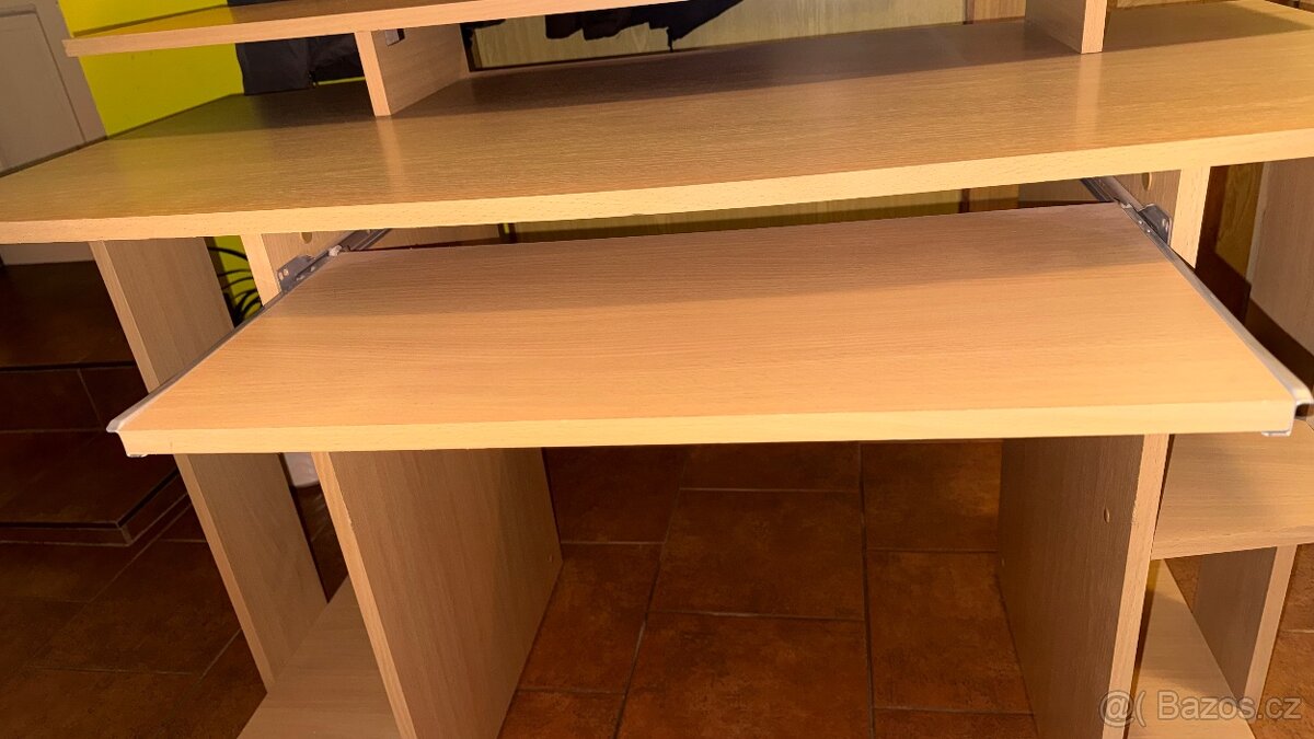 Kancelářský stůl na PC - 5