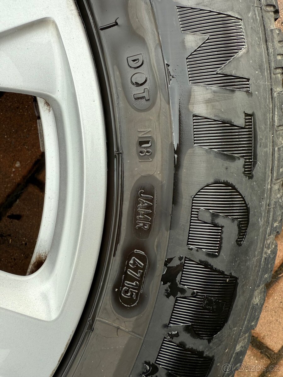 Sada kol originál Audi 8Jx17 s pneu Goodyear 235/65 R17 - 5