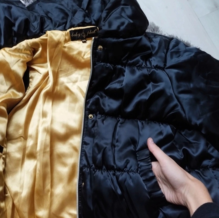 Dámská lesklá zimní teplá bunda černá zlatá Baby Phat XXL - 5