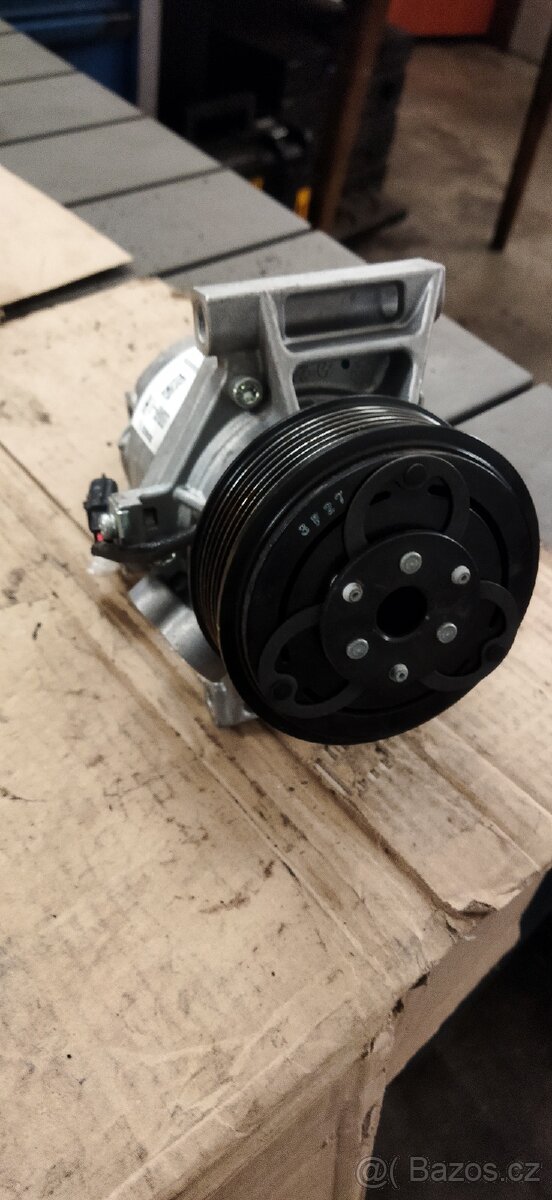 Kompresor klimatizace Dacia Sandero - 5