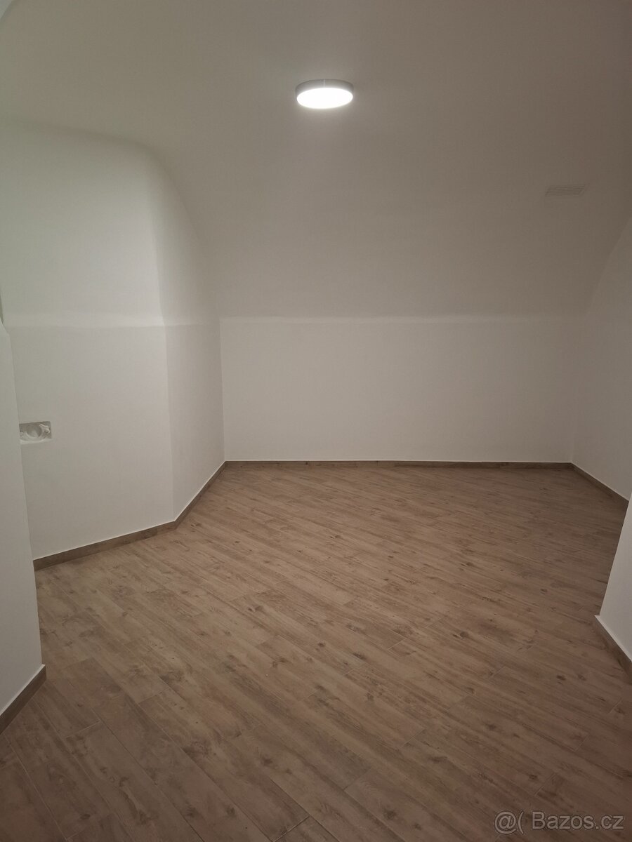 Pronájem obchodního prostoru 210m2 Praha 1 - 5