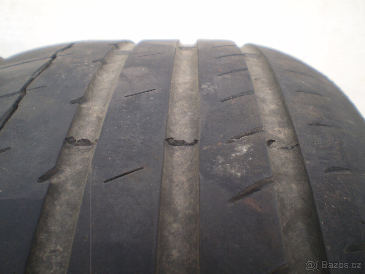 225/45r17 - 5