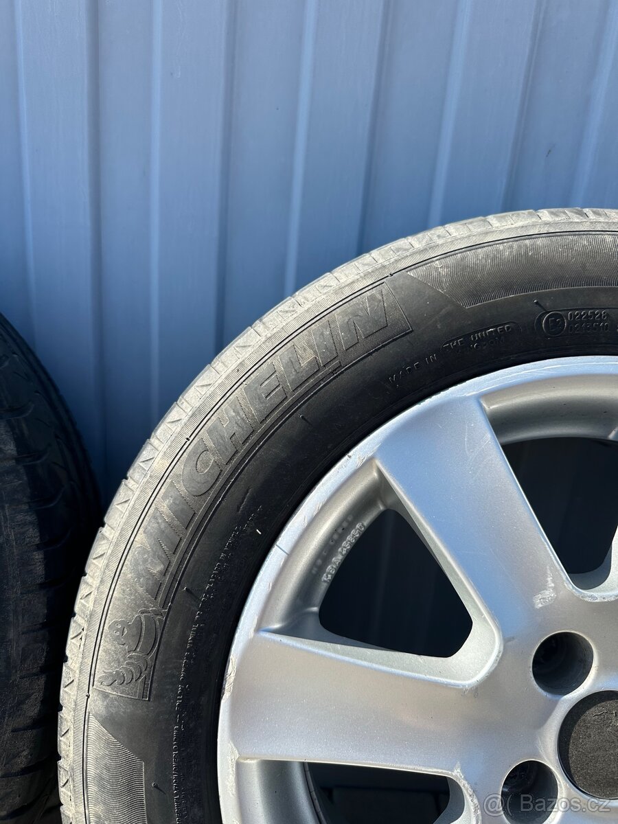 Prodám Alu disky 4x100 s Pneu Michelin 185/65R15 - 5