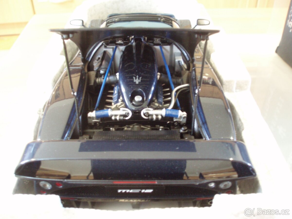 1/18 AUTOart - Maserati MC12 (blue metallic) - 5