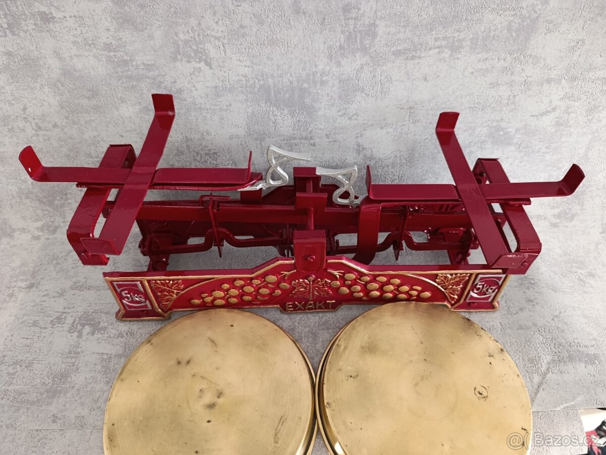 Staré 5kg dvoumiskové váhy EXAKT po renovaci. Puvodni misky - 5