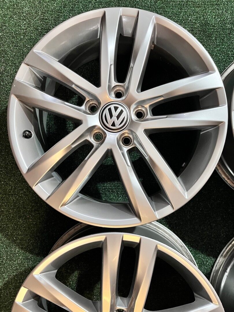 5x112 R17 Originál alu kola VW Touran 2017 - ET52 - 5