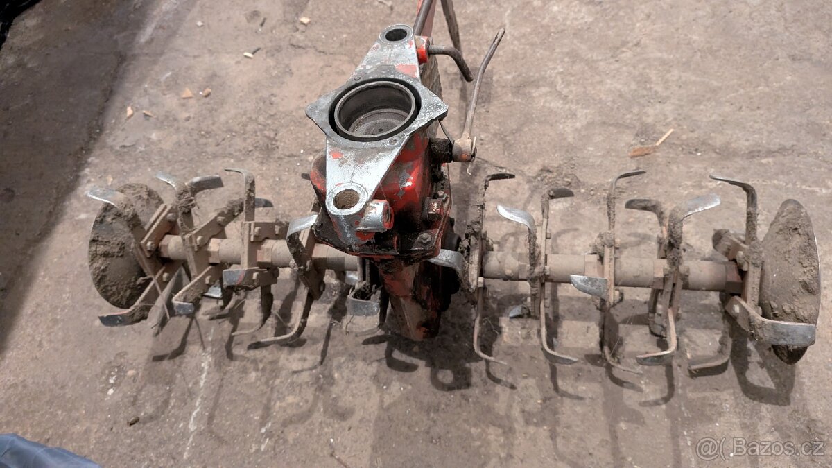 Malotraktor Vari Jikov + vozík se sedlem - 5