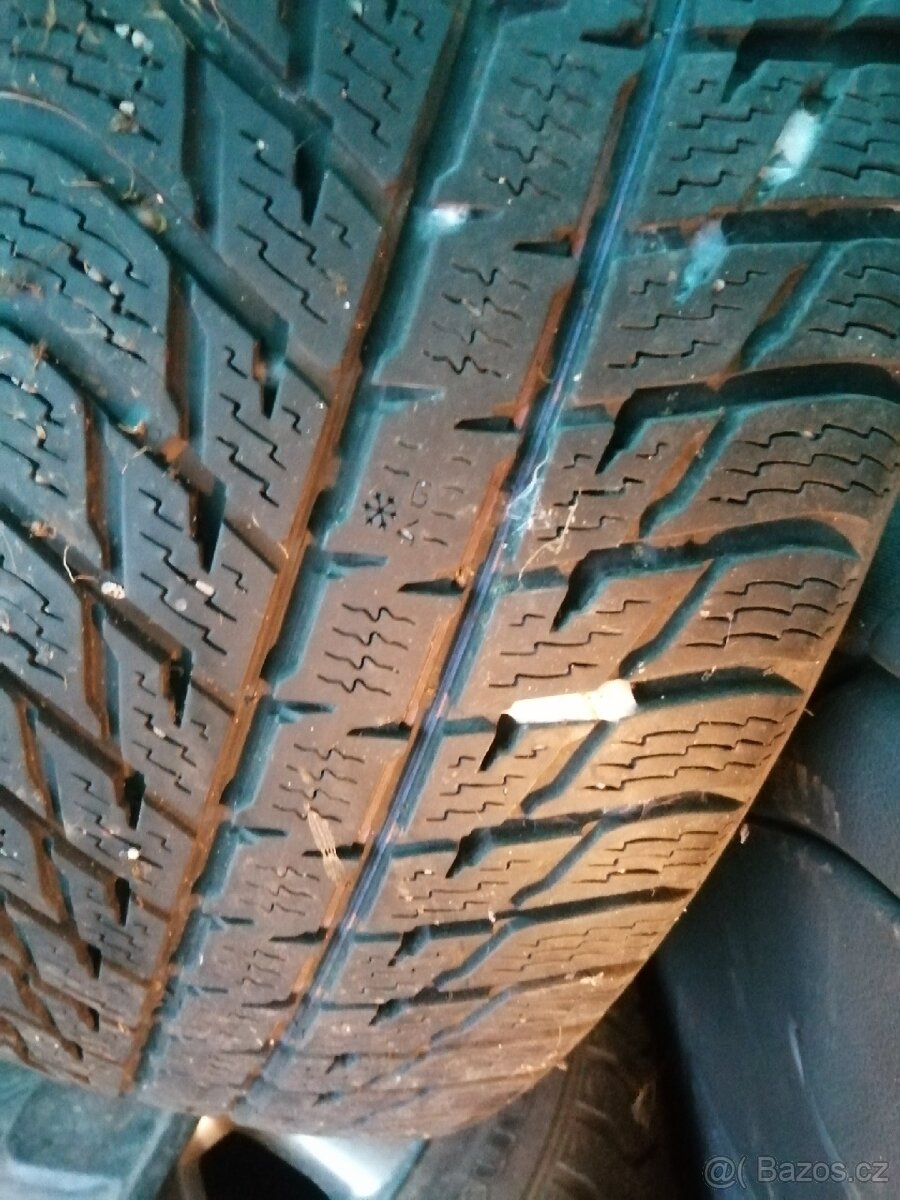 Zimní 225/60 r17 nokian - 5