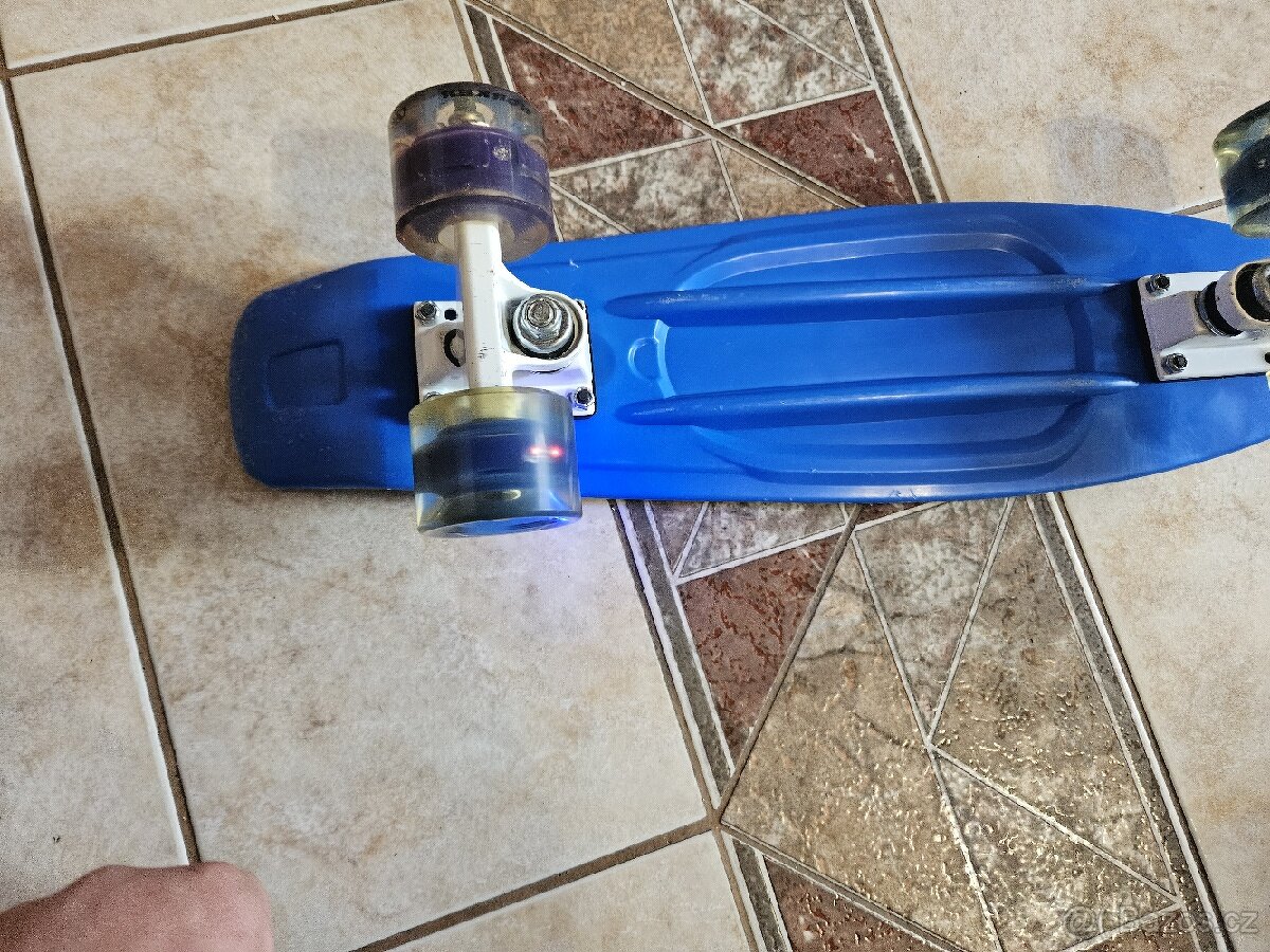 skateboard ,skejt , pennyboard Moove mírně jetý - 5