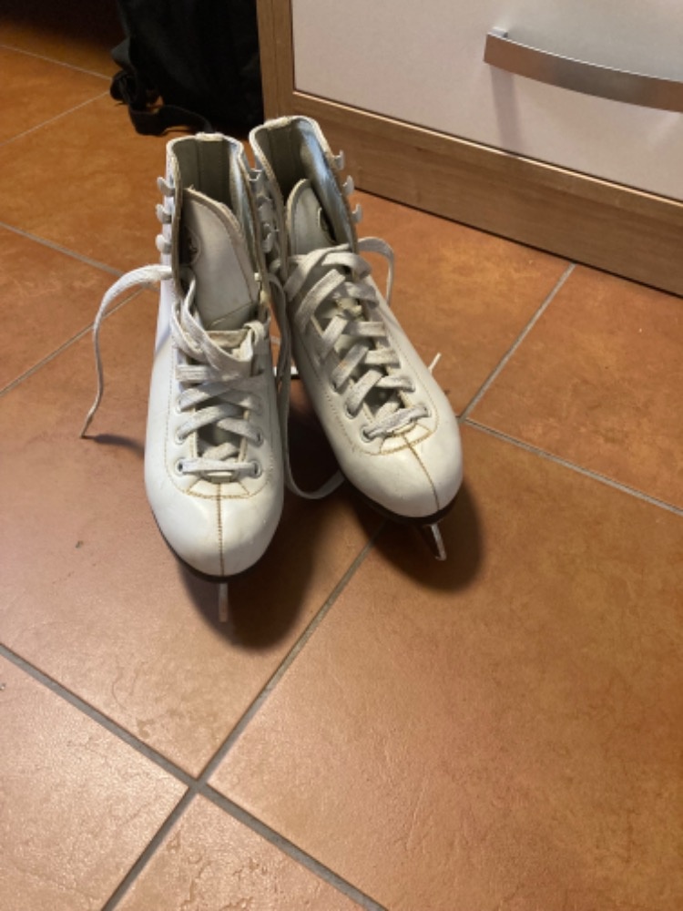 Dívčí Brusle se zoubky, délka stélky 20cm. - 5