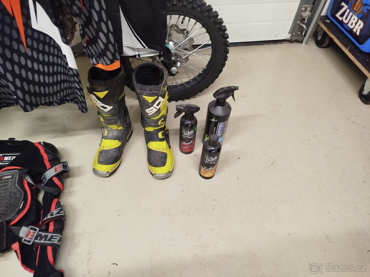 Prodám Stomp 120 R + věci na moto