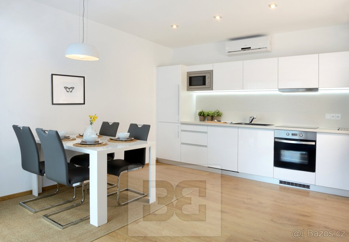 Pronájem bytu 2+kk 70 m², Luhačovice, ev.č. N08462 - 5