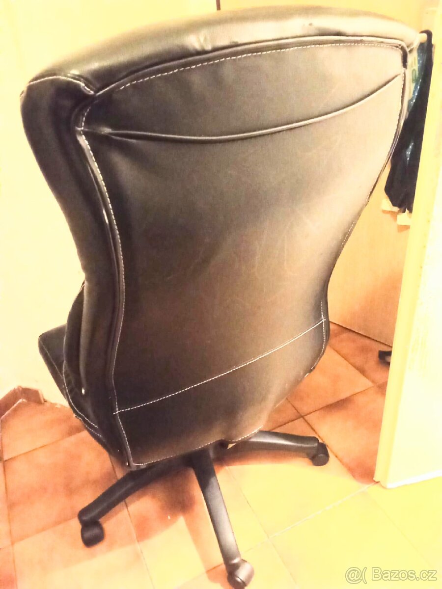 Kožené křeslo TOP - 5