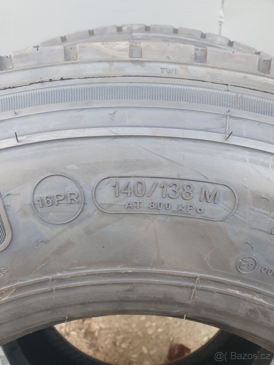 Pneu 265 / 70 R17,5 Přední vodící pneu. - 5