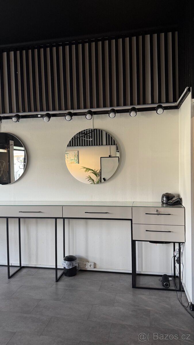 Kosmetický stolek - 5