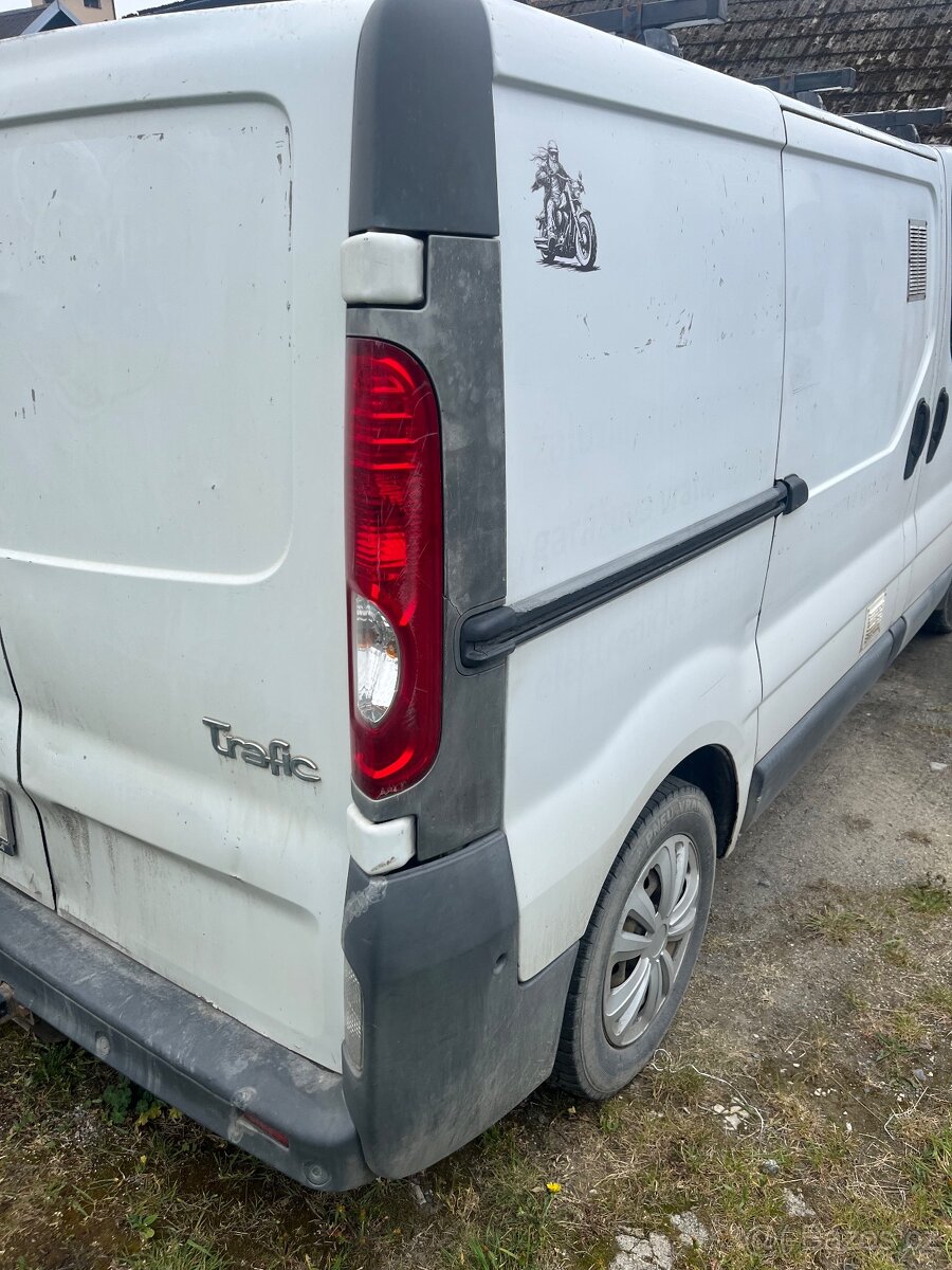 Renault Trafic 2,0 dci - 5