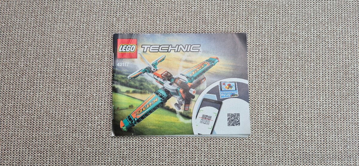 LEGO Technic 42117 Závodní letadlo - 5