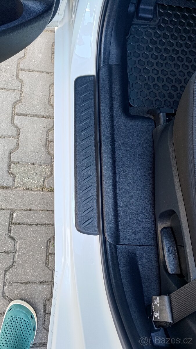 Kia carens 1.7 crdi 85kw MPV - 5
