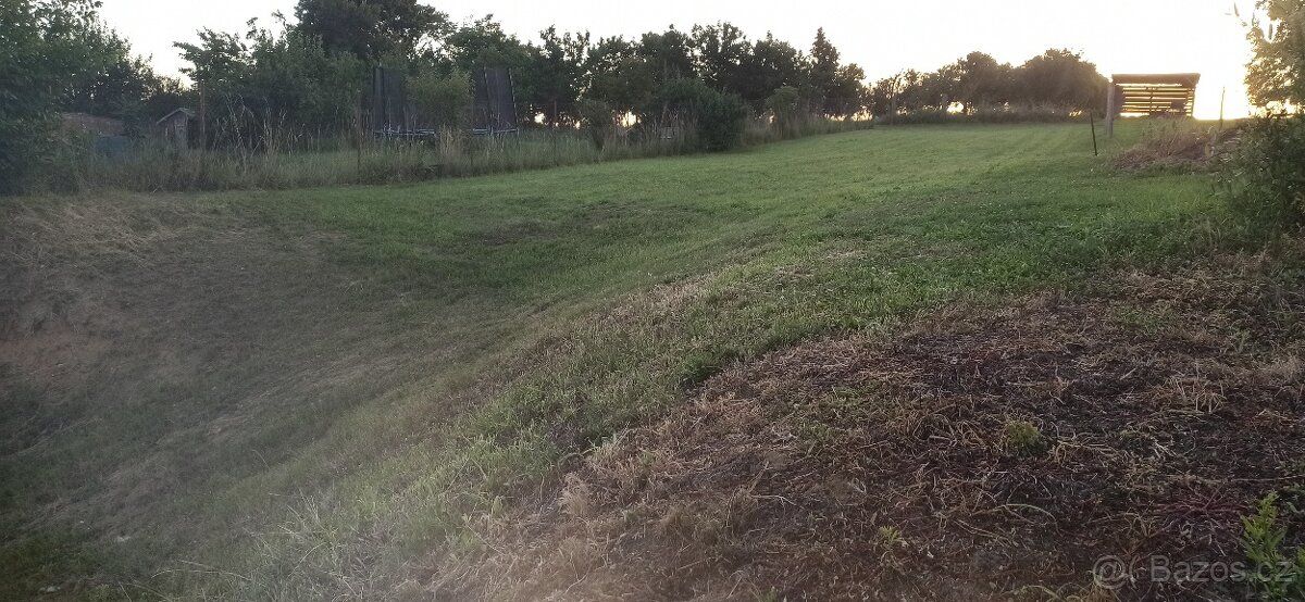 Prodám stavební pozemek v obci Lutopecny. - 5
