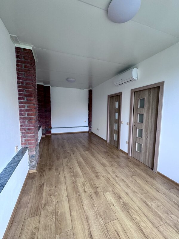 Pronájem prostorného bytu 2kk v RD, 63m2, s vlastním parková - 5