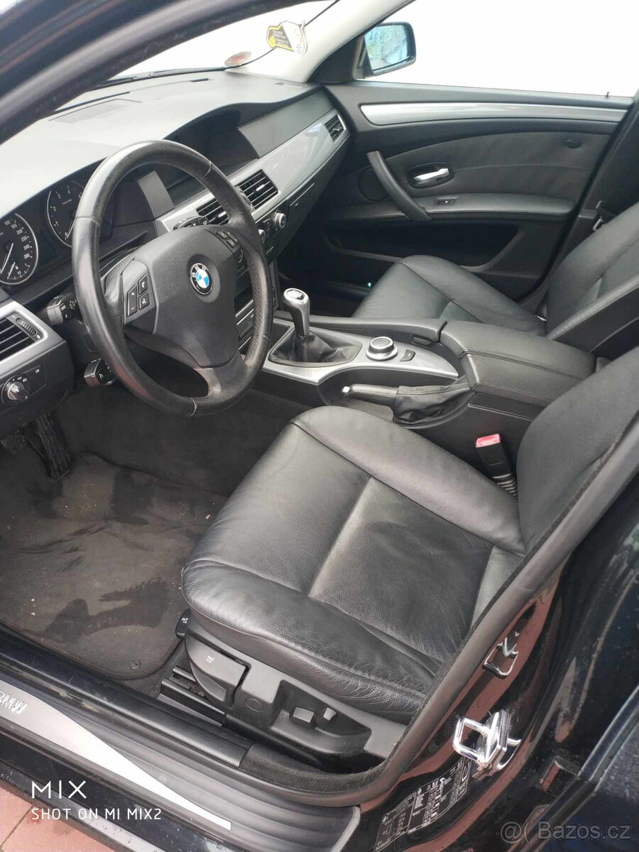 BMW E61 523i manuál, kůže, panorama - 5
