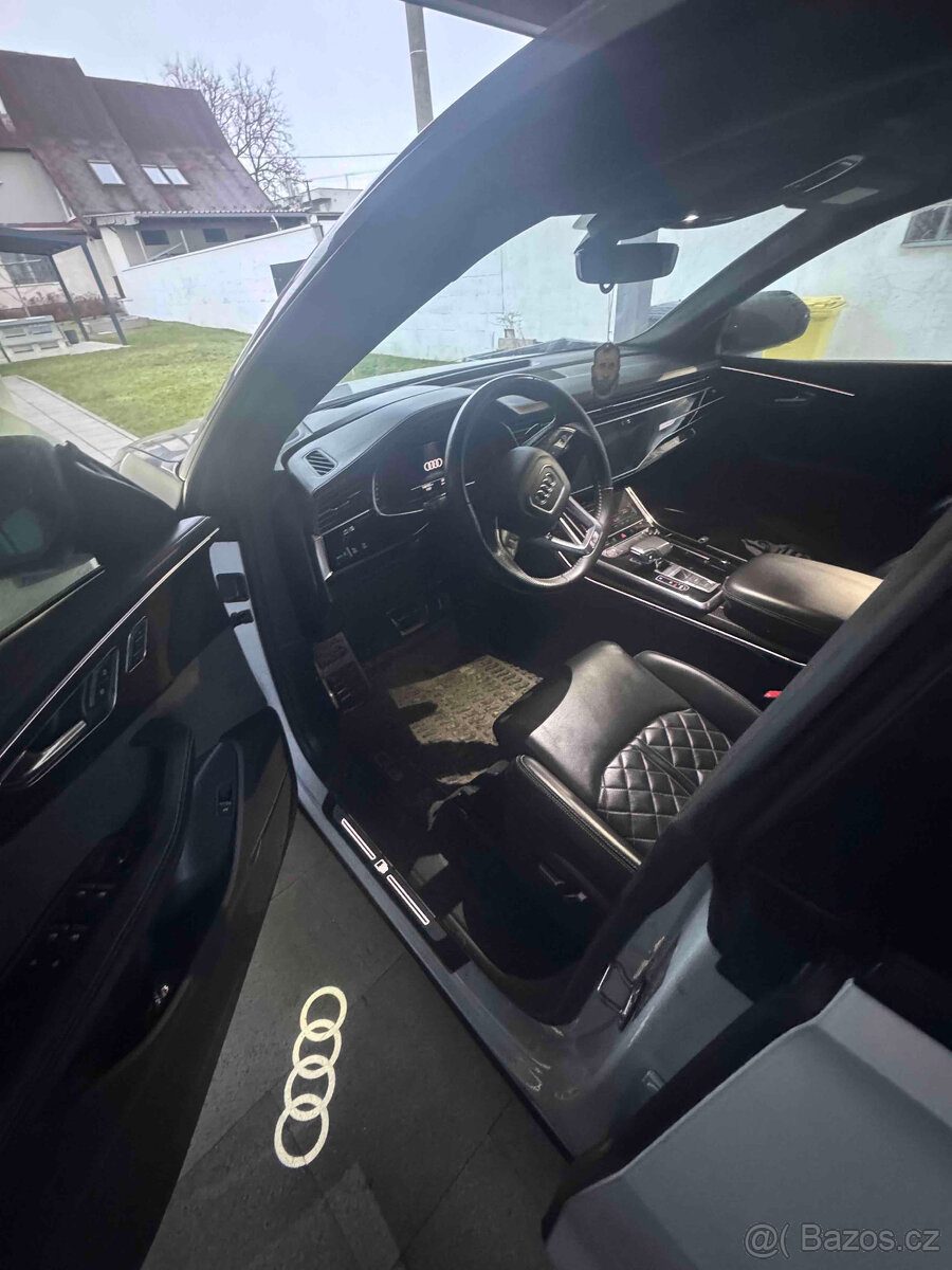 AUDI SQ8 - 5