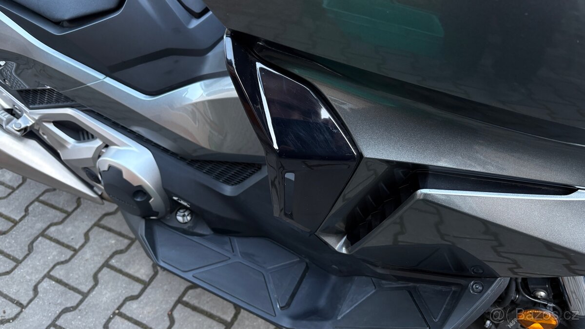 Honda Forza 750 šedá s výbavou r.v. 2023 - 5