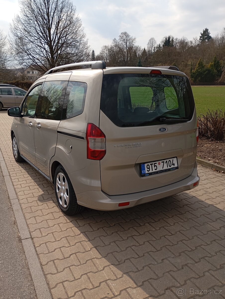 Ford Tourneo courier 1.0 Benzín - 5