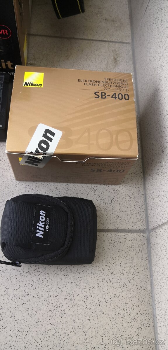 Nikon D90 + výbava - 5