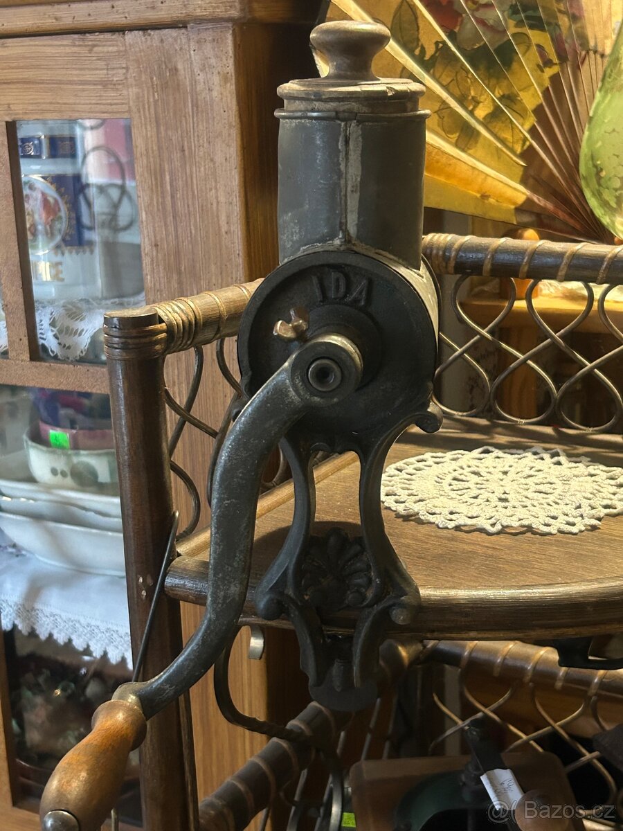 Starý litinový mlýnek „IDA“ – (1880–1920) - 5
