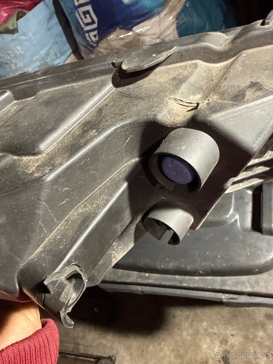 Škoda Rapid Levé mlhové. 5JA941699B - 5