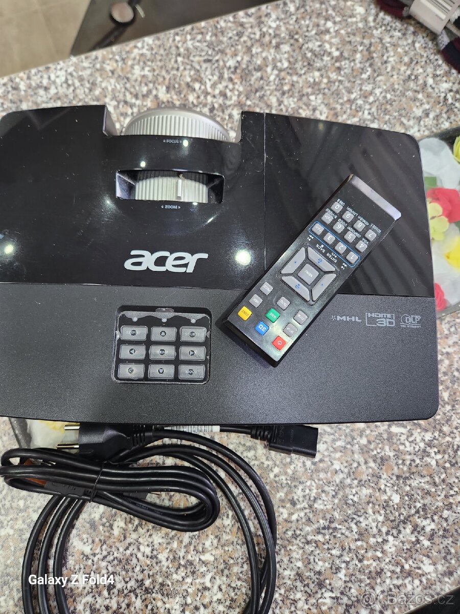 Acer p1387 w 4500 lumenů - 5