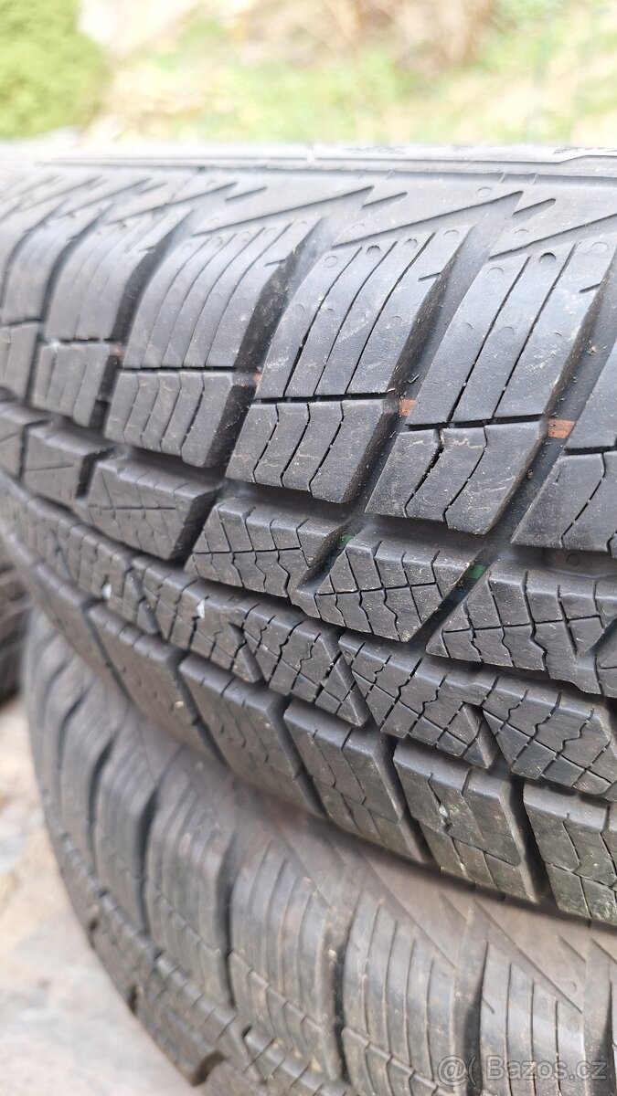 Prodám zimní pneu 155/80 R13 T - 5