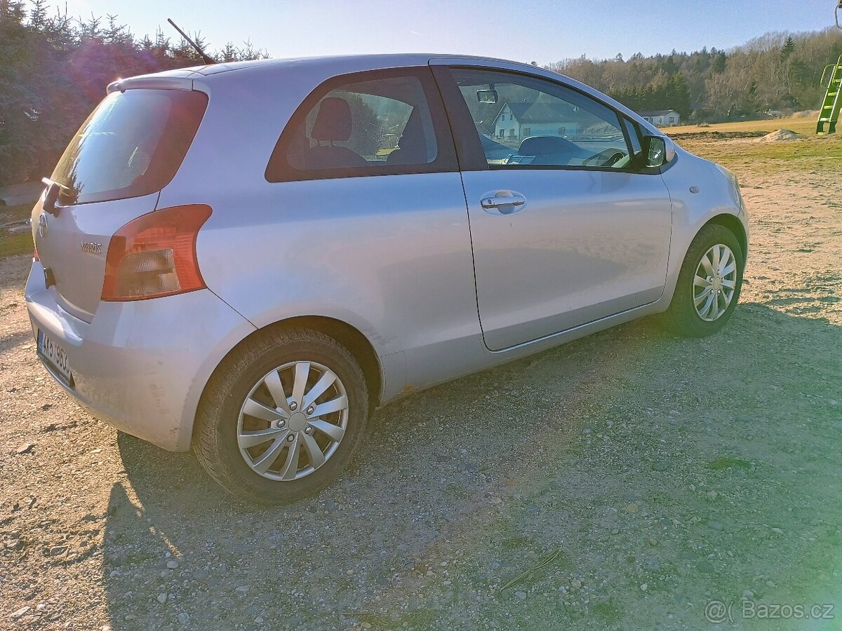 Toyota Yaris 1.3 - 5
