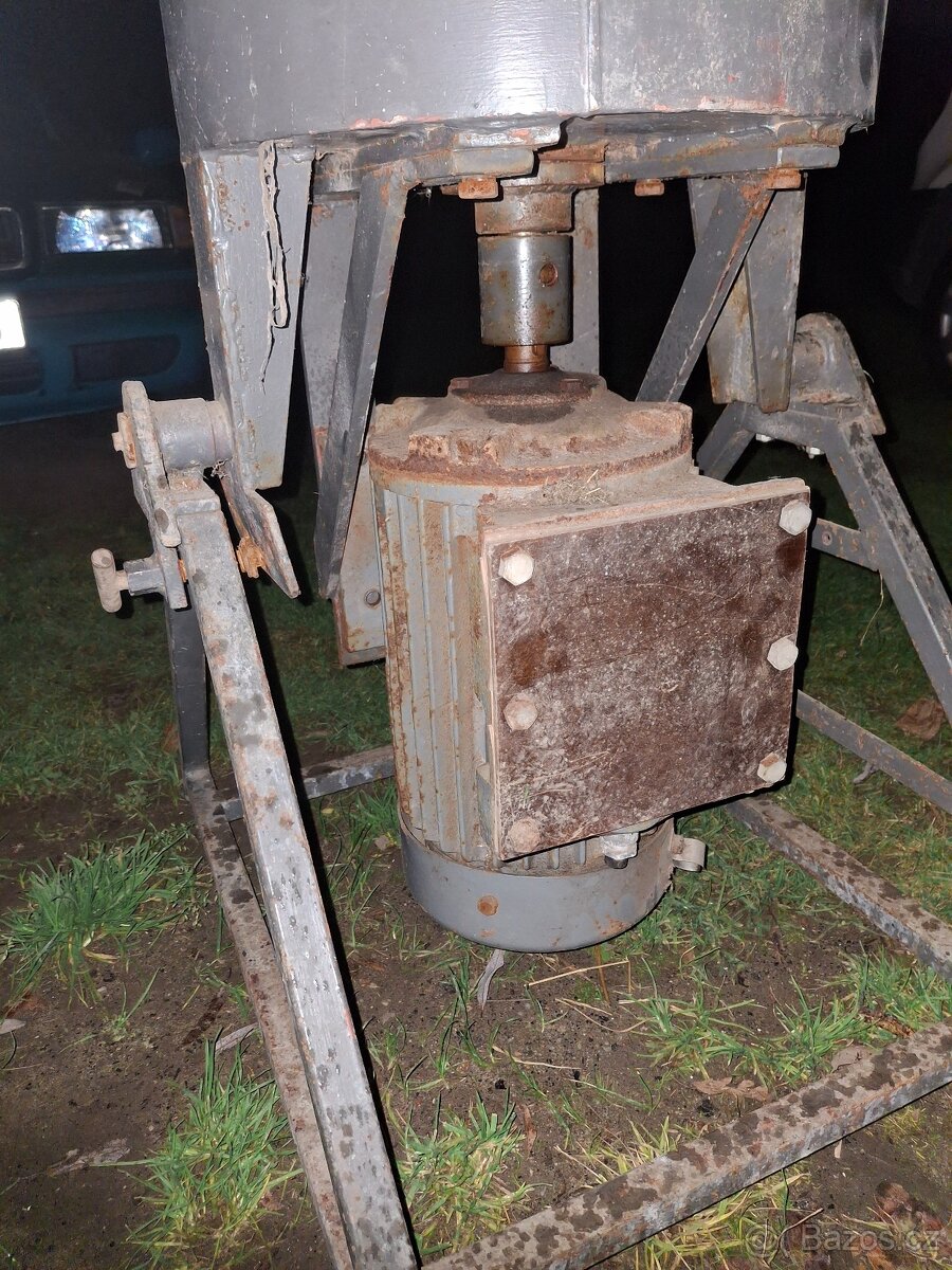 Prodám šrotovník, drtič (mixér) - 5