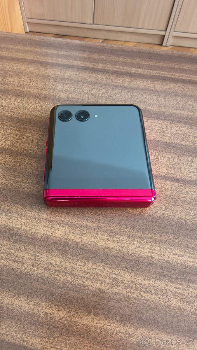 Motorola Razr 40 Ultra, 8GB/256GB - 5