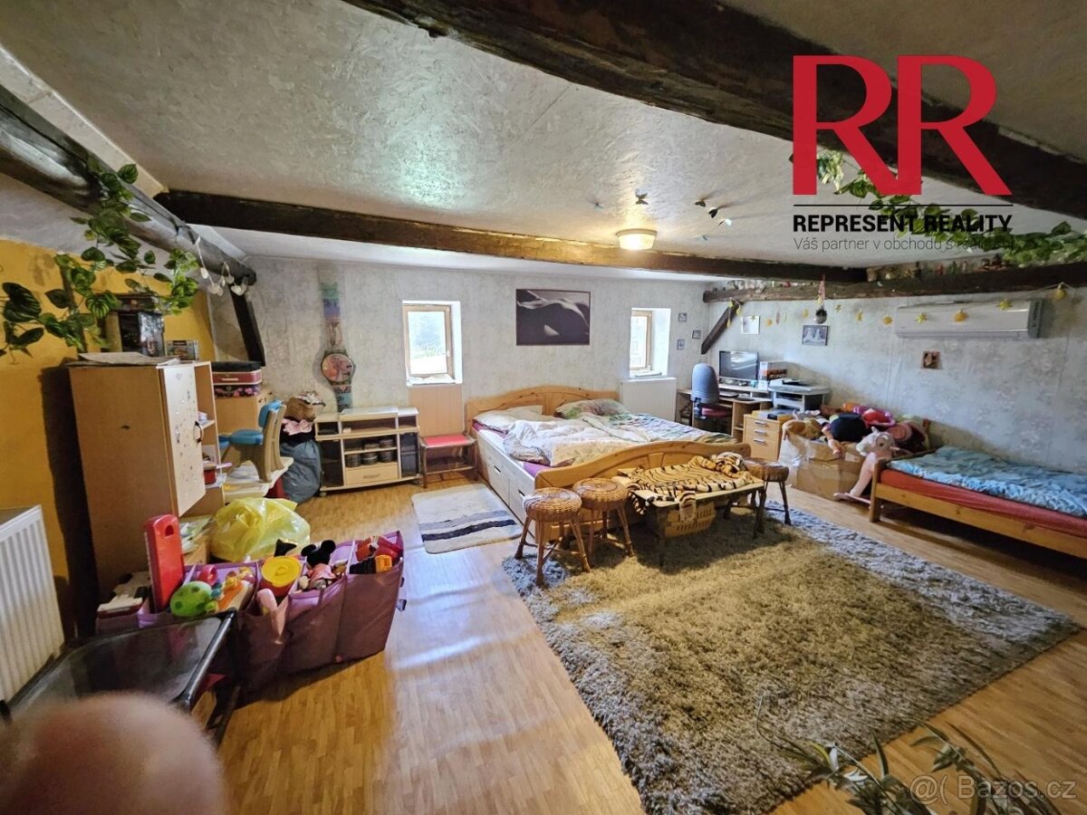 Prodej domu ve Velharticích - 5