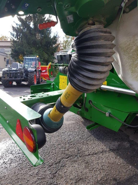 Žací stroj 3 m McHale PROGLIDE R3100 s lamačem - 5