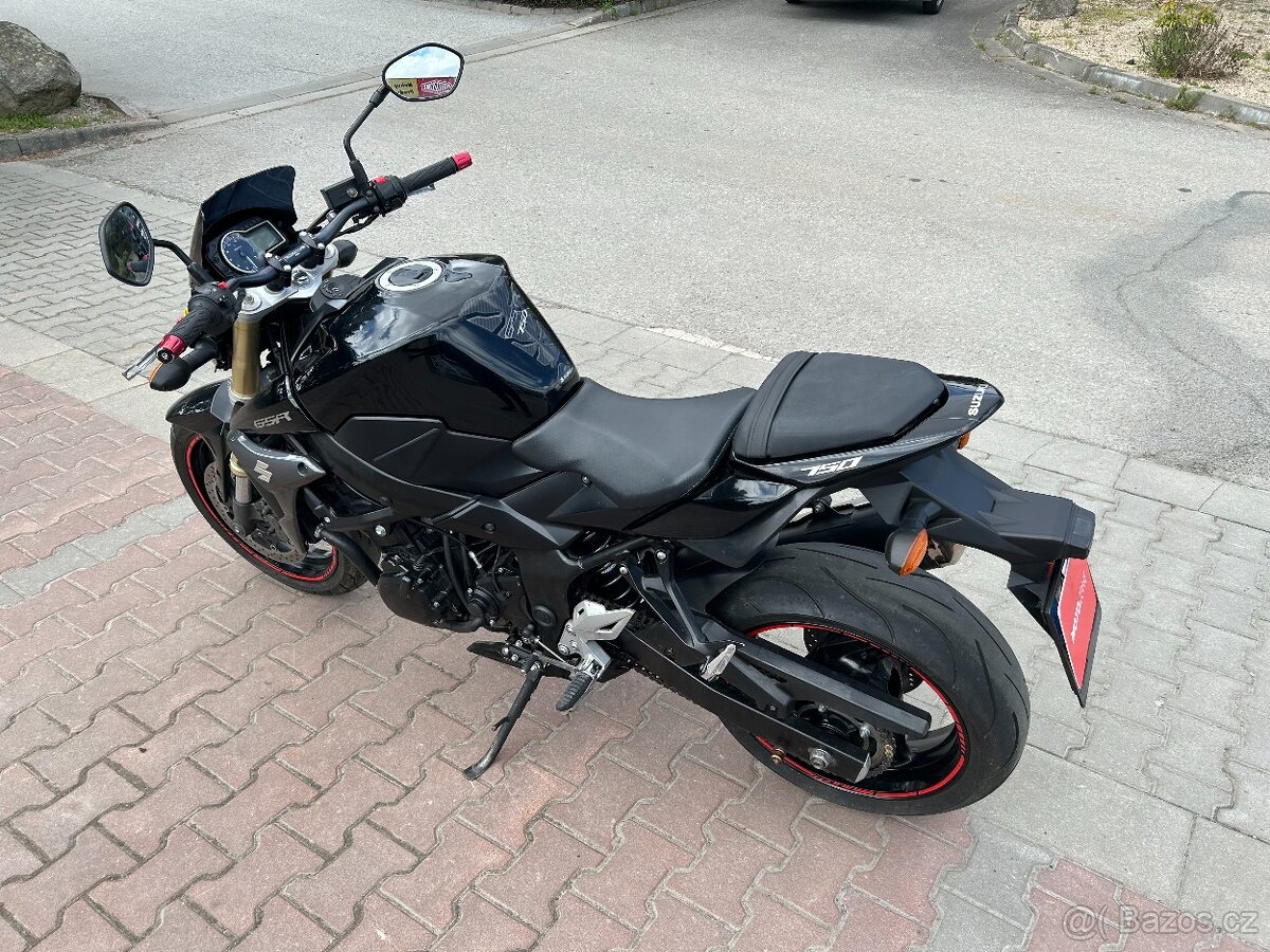 Suzuki GSR 750 2011 - 5