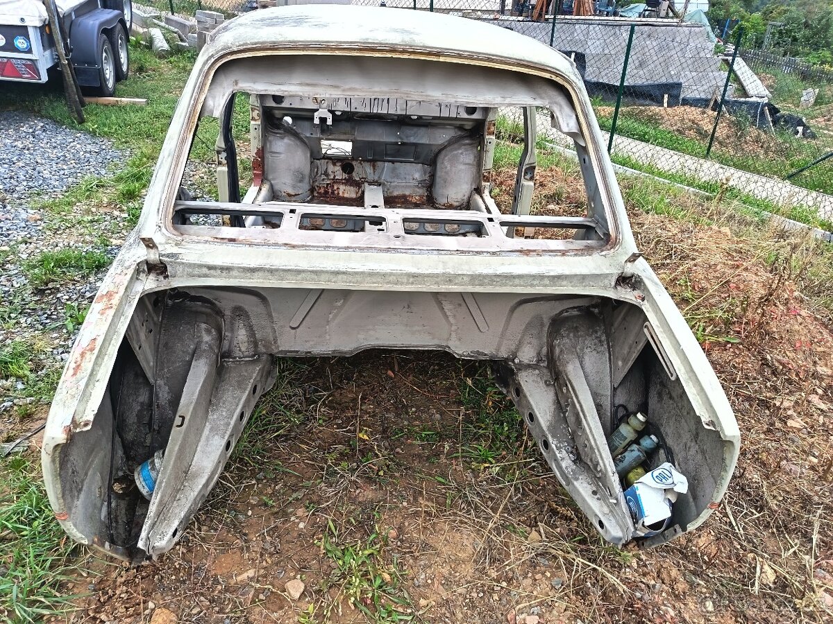 Škoda 120 kastle - 5