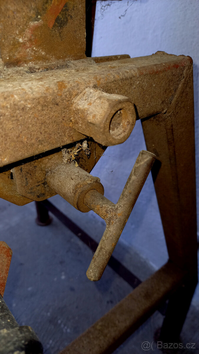 Mlátička drtička obilí s motorem - 5