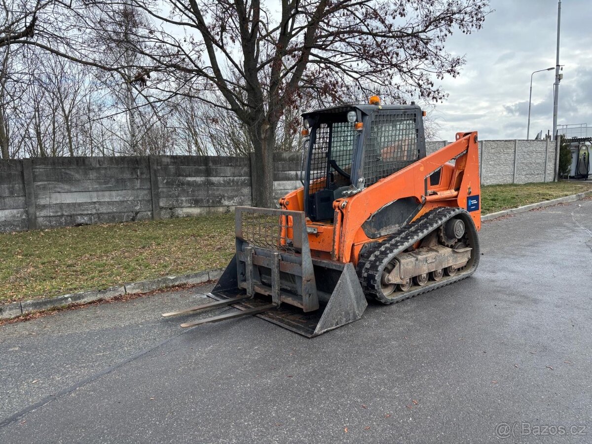 Pásový smykový nakladač Komatsu CK 20-1, hmotnost 3.6 t - 5