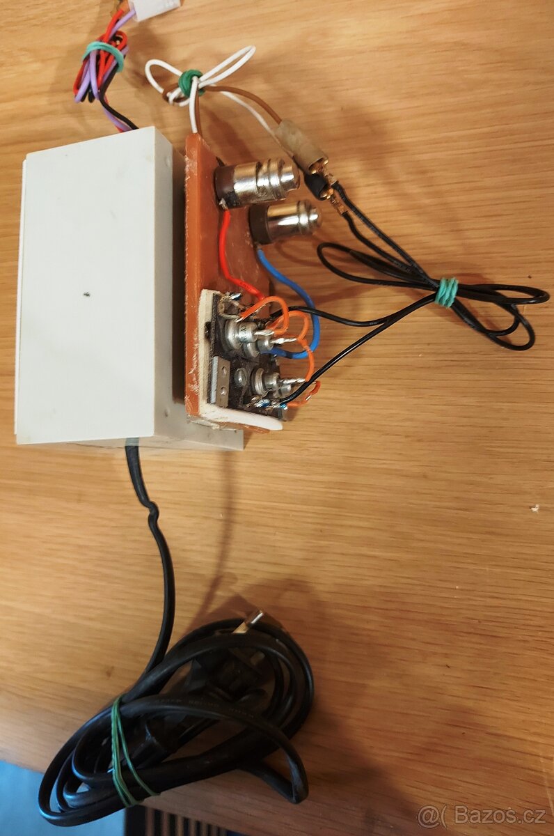 Síťový transformátor 230V~/ 15V~, 2x9V~ nebo 18V~ - 5