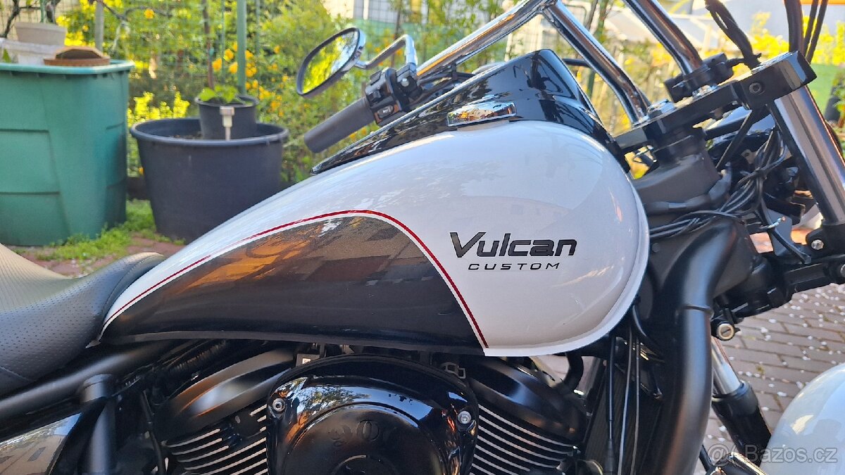 Kawasaki Vulcan 900 Custom - 5